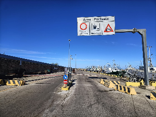 San Benedetto - Al porto si chiudono le sbarre: accesso con "QR code" per addetti ai lavori
